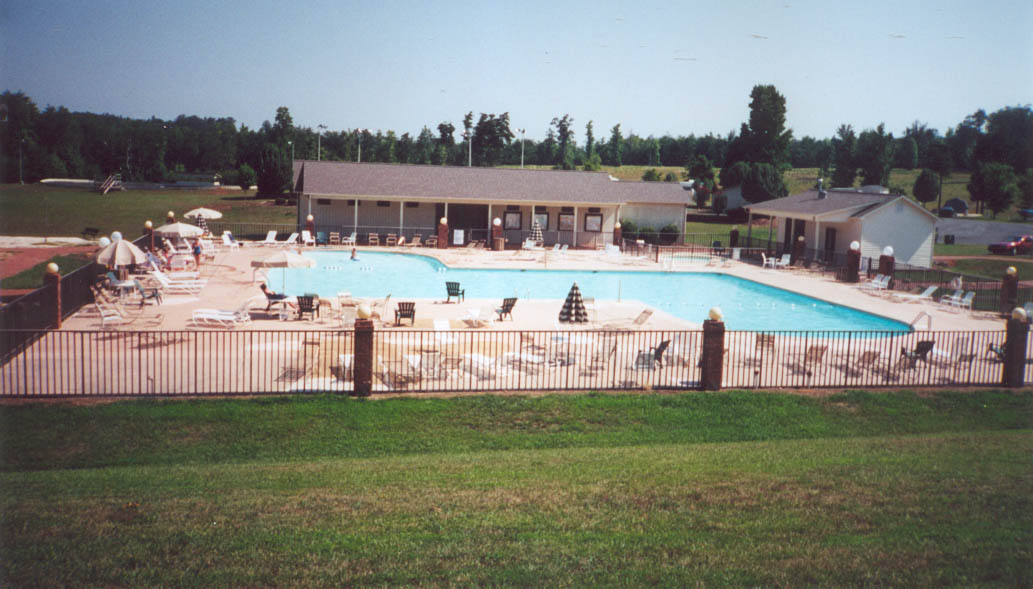 resort4.jpg (635545 bytes)